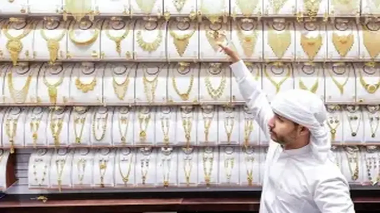 سعر غرام الذهب ينخفض 18.75 درهماً خلال أسبوعين